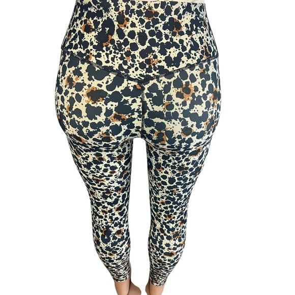 3/$30 🍂 Sage Collective Cheetah Print Ink Splatter Leggings - Picture 7 of 8
